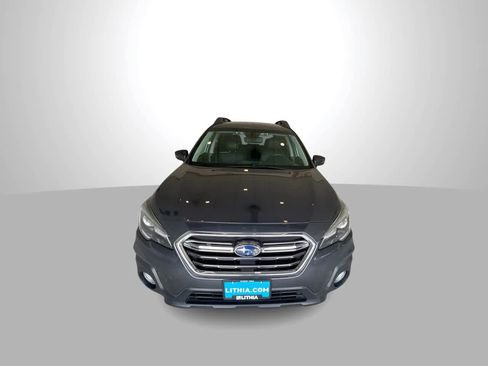 Used 2018 Subaru Outback 2.5i Limited AWD/4WD image 3