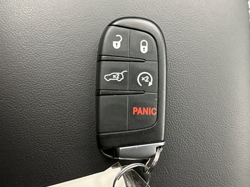 Used 2021 Jeep Grand Cherokee Limited w/ Quick Order Package 28K 80th AWD/4WD image 25