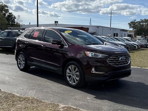 Used 2019 Ford Edge Titanium image 3