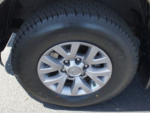 Used 2019 Toyota Tacoma SR5 RWD image 24