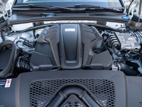 New 2026 Porsche Macan S image 29