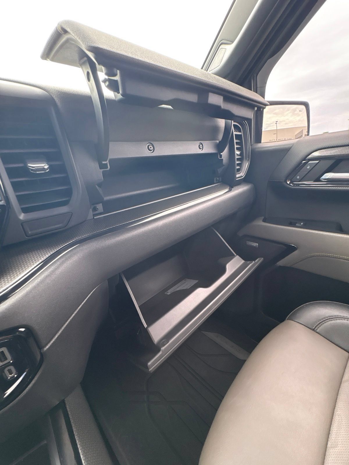 Used 2022 Chevrolet Silverado 1500 ZR2 w/ Technology Package AWD/4WD image 48