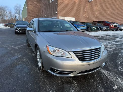 Used 2014 Chrysler 200 Limited w/ Sun/Sound Group image 2