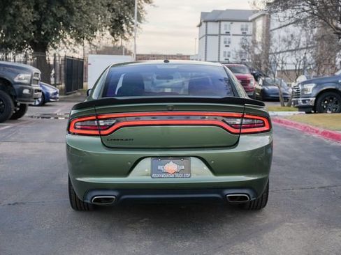 Used 2020 Dodge Charger SXT w/ Blacktop Package image 7