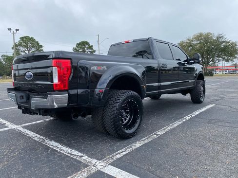 Used 2019 Ford F350 XLT image 9