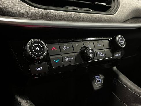 Used 2022 Jeep Compass Latitude AWD/4WD image 10