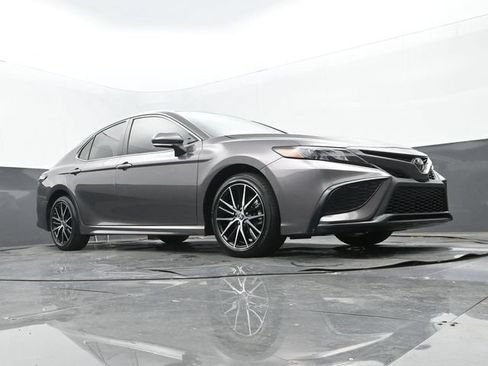 Used 2024 Toyota Camry SE w/ Convenience Package FWD image 25