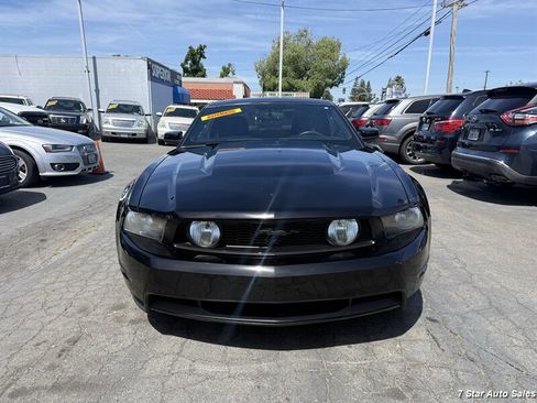 Used 2010 Ford Mustang GT RWD image 2