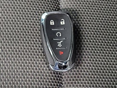 Used 2021 Chevrolet Traverse LT FWD image 32