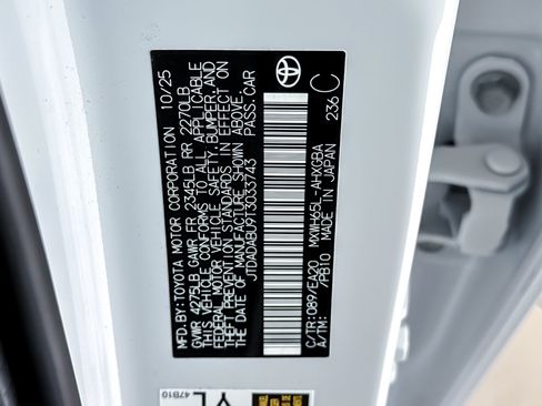 Used 2026 Toyota Prius XLE AWD/4WD image 29