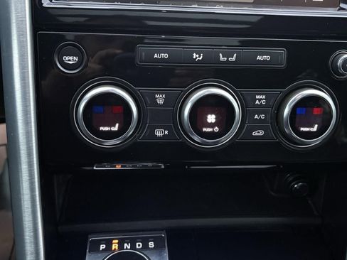 Used 2018 Land Rover Discovery HSE image 41