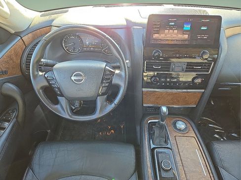 Used 2024 Nissan Armada SL image 19