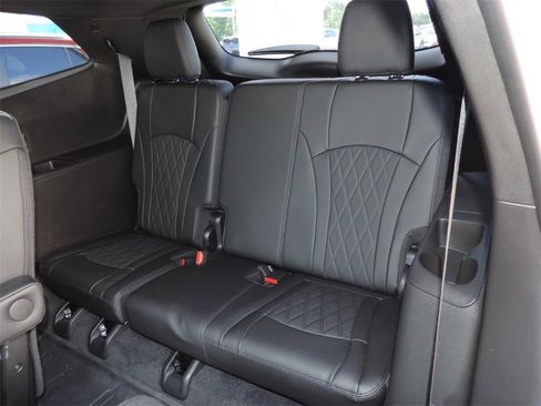 Certified 2024 Buick Enclave Avenir w/ Avenir Technology Package image 22