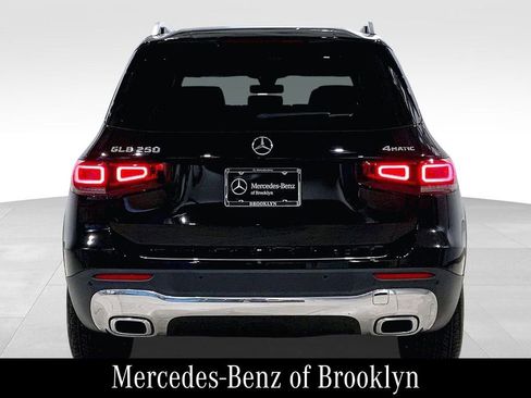 Certified 2022 Mercedes-Benz GLB 250 4MATIC image 4