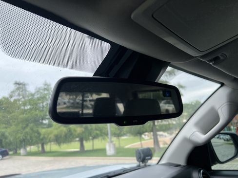 Used 2019 Toyota Tacoma SR5 AWD/4WD image 23