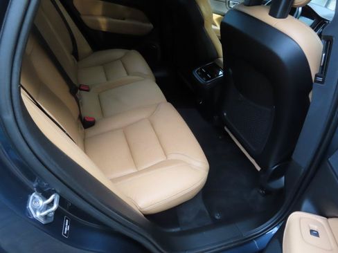 Used 2018 Volvo XC60 T5 Inscription AWD/4WD image 17