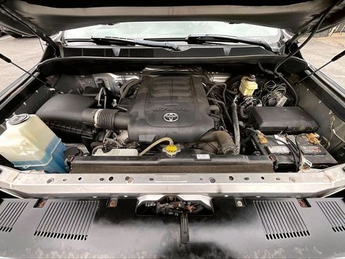 Used 2017 Toyota Tundra SR5 AWD/4WD image 29