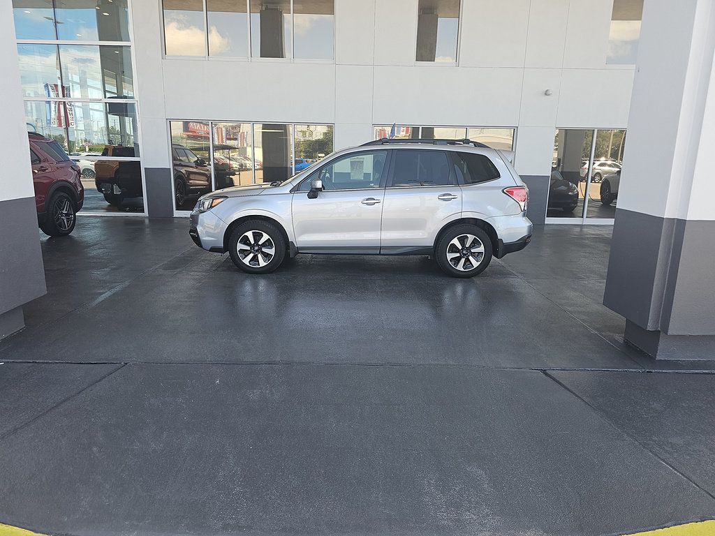 Used 2017 Subaru Forester 2.5i Limited w/ Popular Package #2 AWD/4WD image 34