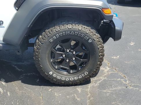Certified 2023 Jeep Wrangler Unlimited AWD/4WD image 6