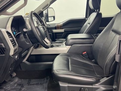 Used 2019 Ford F150 Lariat w/ Equipment Group 502A Luxury image 14