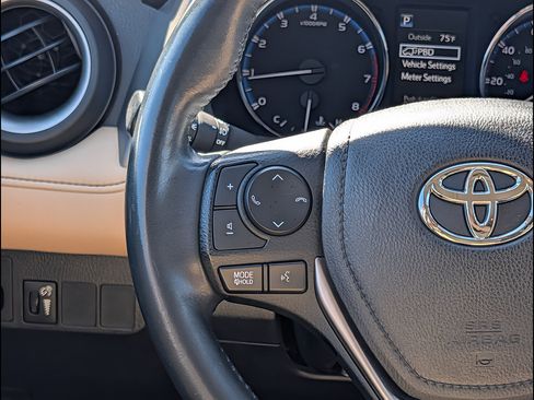 Used 2016 Toyota RAV4 XLE AWD/4WD image 17