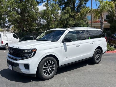 Used 2025 Ford Expedition Max Platinum AWD/4WD image 1