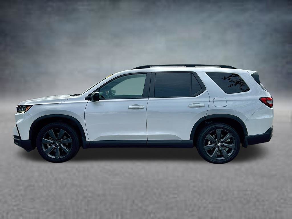 Used 2025 Honda Pilot Sport image 9