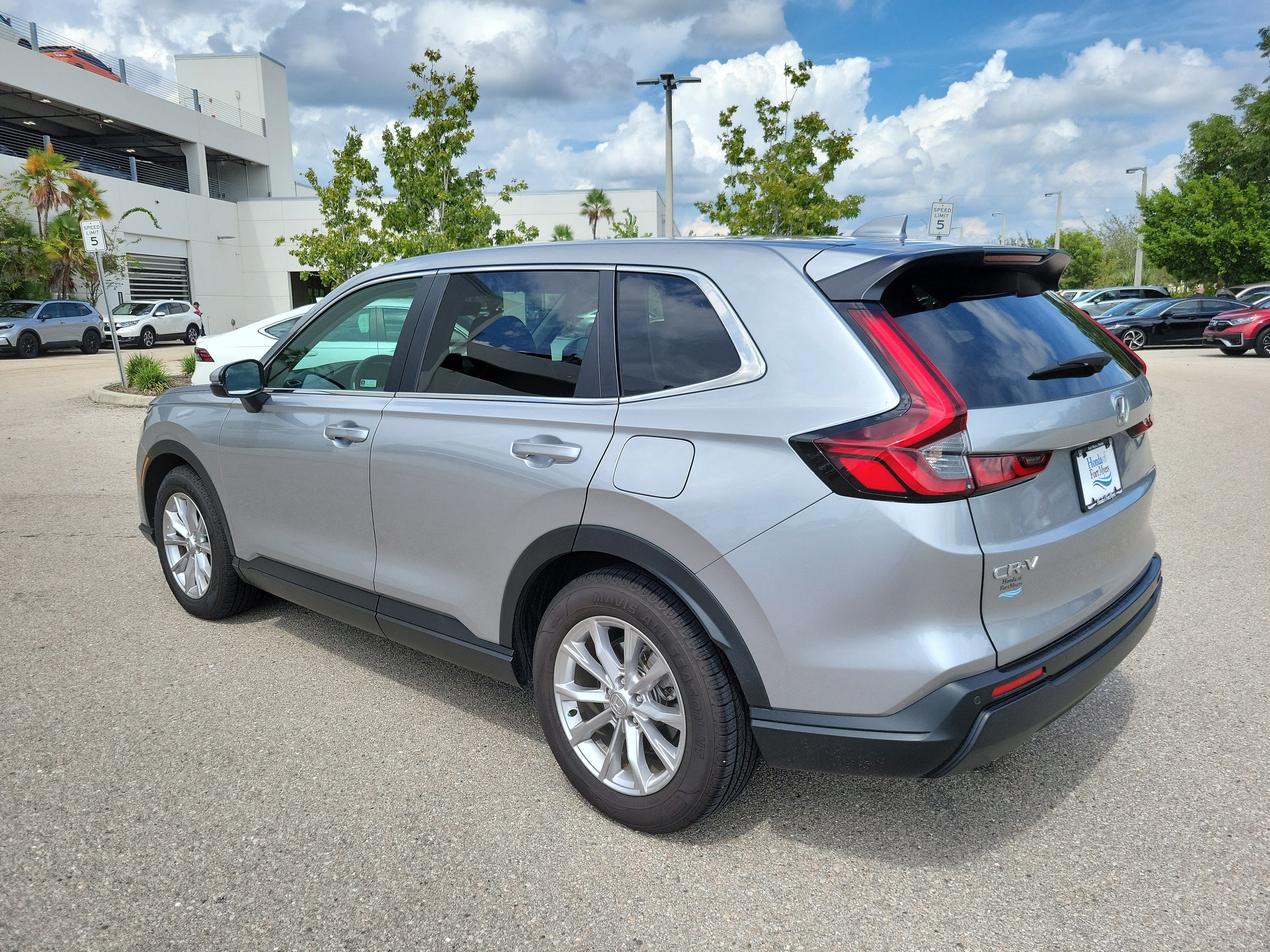 Used 2024 Honda CR-V EX-L image 6