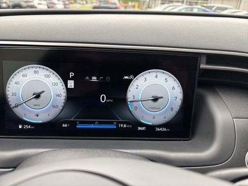 Certified 2022 Hyundai Tucson Limited AWD/4WD image 11