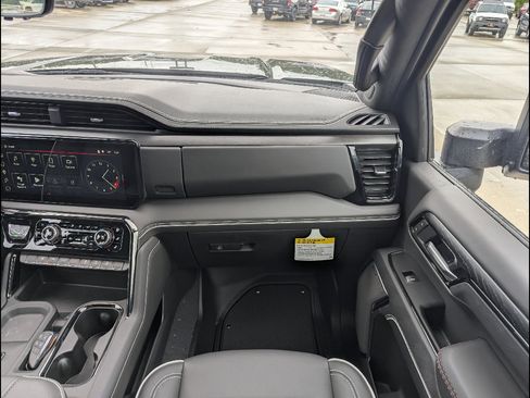 New 2026 GMC Sierra 2500 AT4X w/ LPO, Black Badging Package AWD/4WD image 4