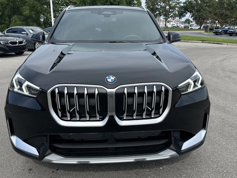 Used 2025 BMW X1 xDrive28i AWD/4WD image 3