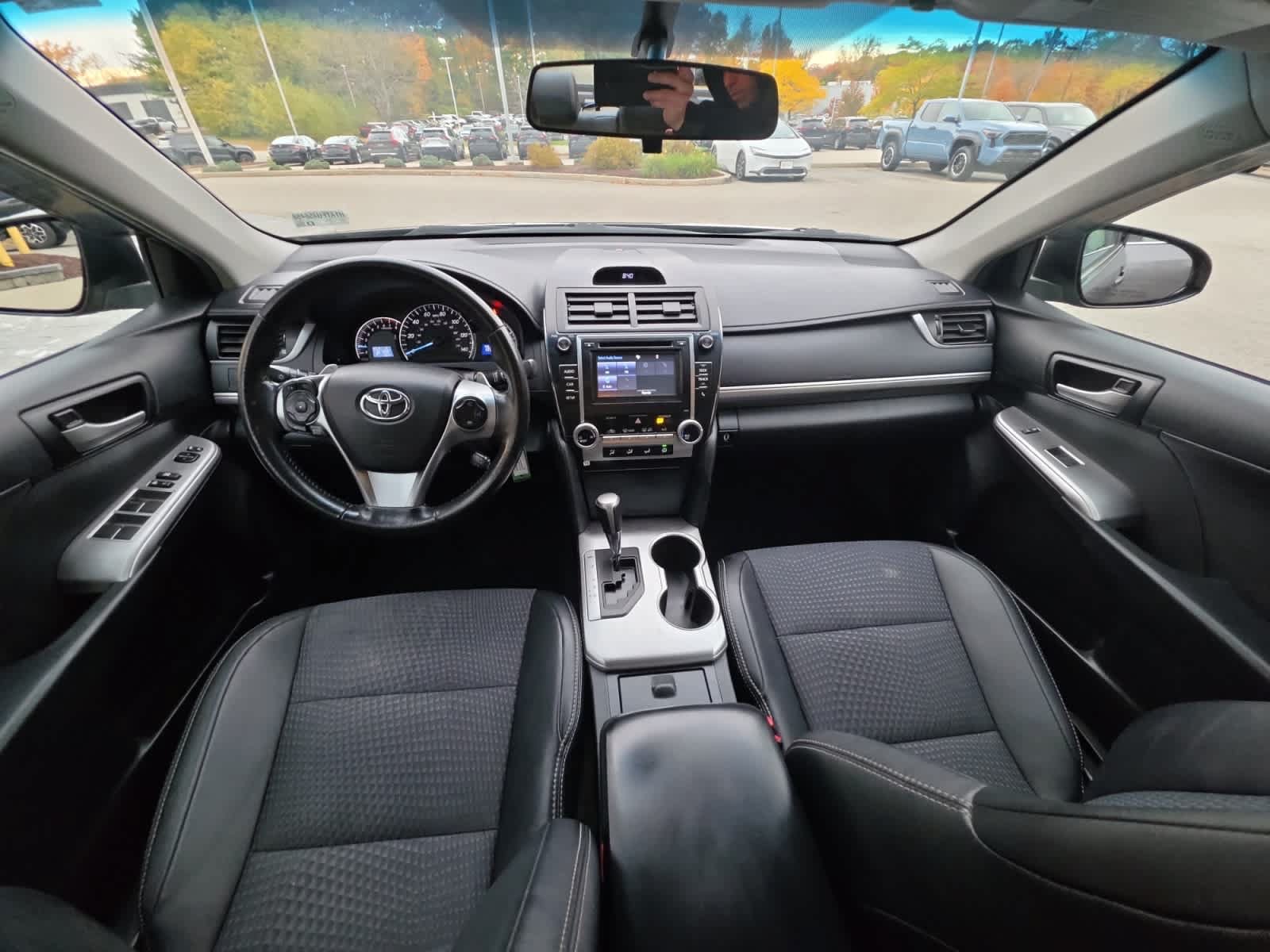 Used 2014 Toyota Camry SE FWD image 24