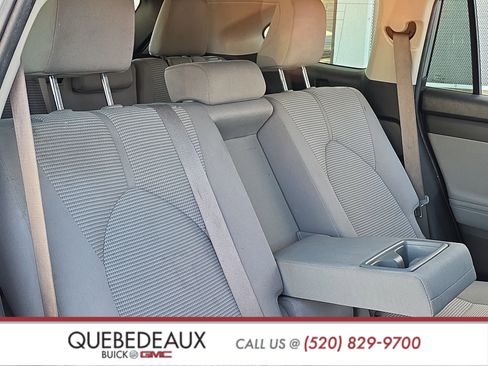 Used 2023 Toyota Highlander LE image 24