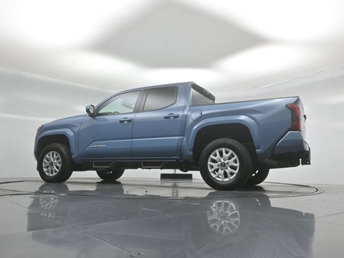 Used 2026 Toyota Tacoma SR5 AWD/4WD image 46