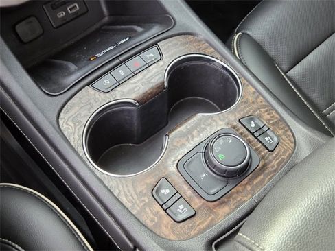 Certified 2021 GMC Acadia Denali w/ Denali Technology Package image 23