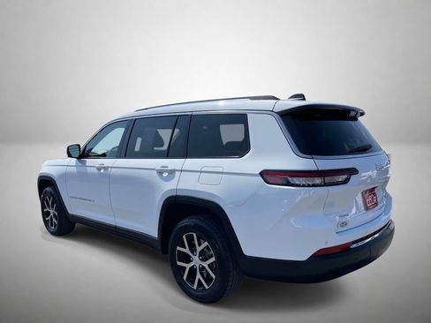 Used 2023 Jeep Grand Cherokee L Limited AWD/4WD image 5