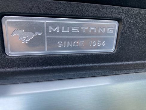 Used 2015 Ford Mustang Premium RWD image 39