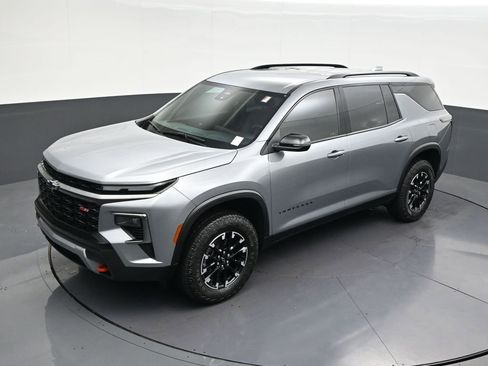 Used 2025 Chevrolet Traverse Z71 image 16