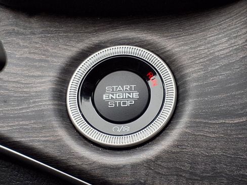 Used 2022 Jeep Grand Cherokee Limited image 19