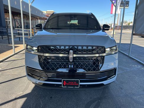 New 2025 Lincoln Navigator L Reserve w/ Jet Appearance Package image 2