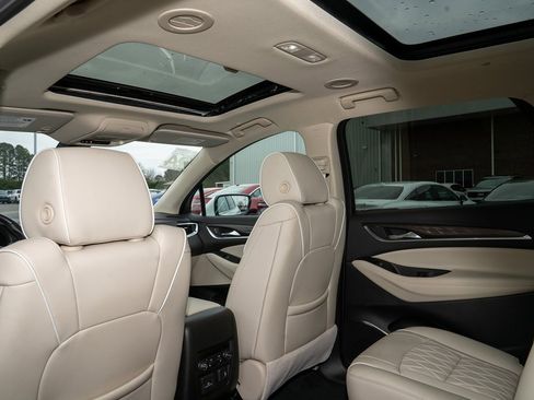 Used 2024 Buick Enclave Avenir w/ Avenir Technology Package image 9