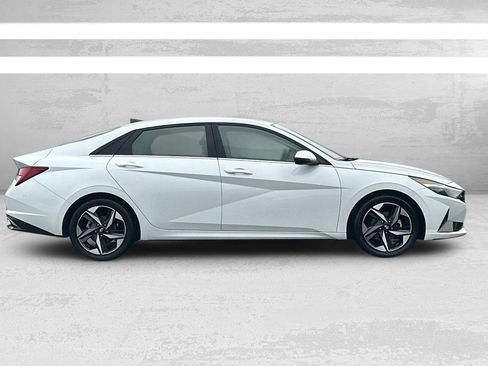 Used 2021 Hyundai Elantra Limited image 3