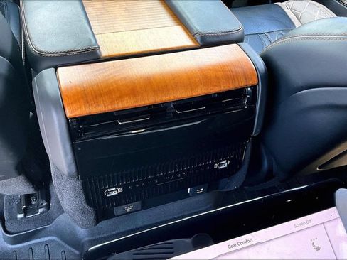 Used 2022 Jeep Grand Wagoneer Series III w/ Rear-Seat Entertainment Group AWD/4WD image 35