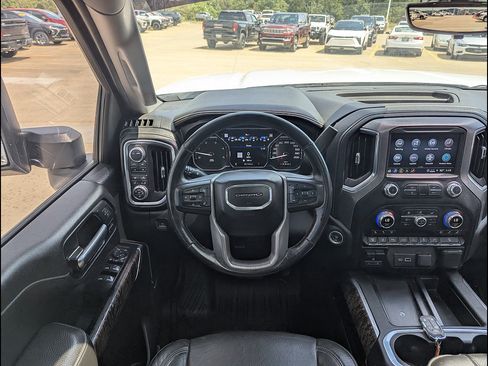 Used 2021 GMC Sierra 3500 Denali w/ Denali Ultimate Package AWD/4WD image 3