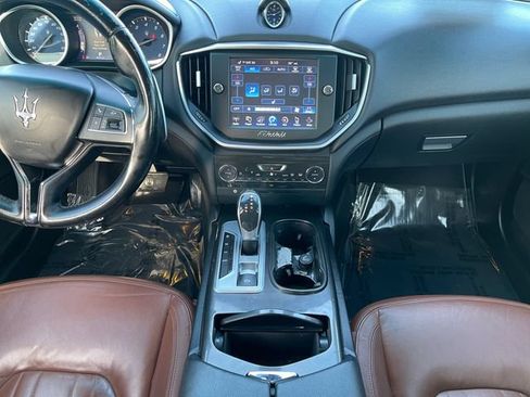 Used 2015 Maserati Ghibli RWD image 11