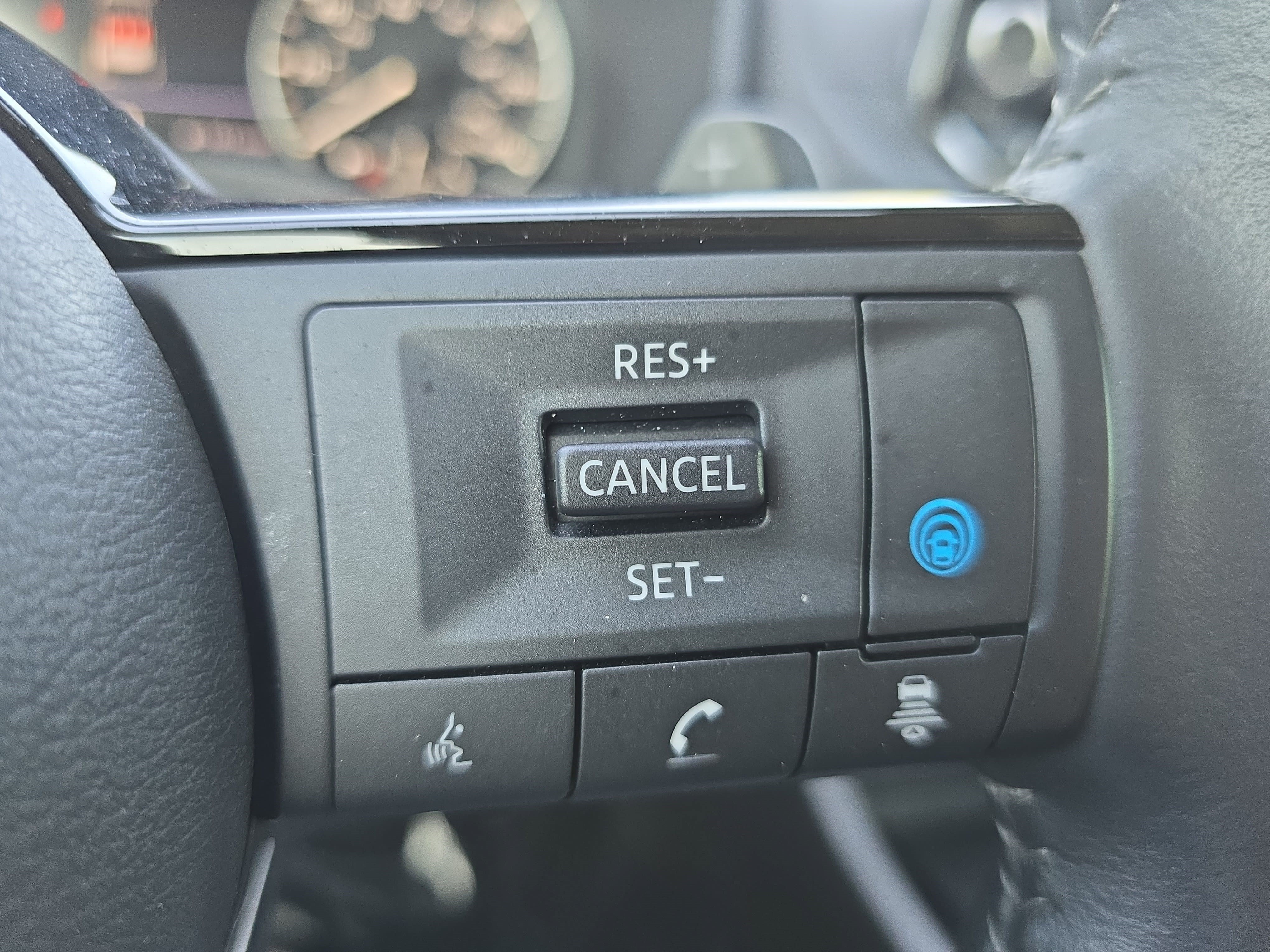 Used 2023 Nissan Rogue SV w/ SV Premium B Package FWD image 18