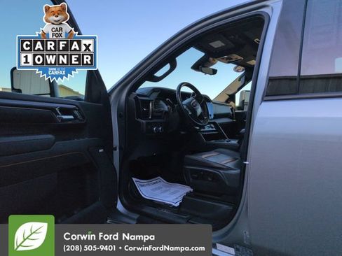 Used 2024 GMC Sierra 2500 AT4 w/ Technology Package AWD/4WD image 9