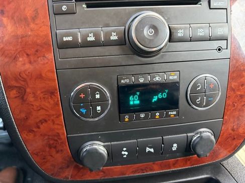 Used 2013 Chevrolet Tahoe LT image 10