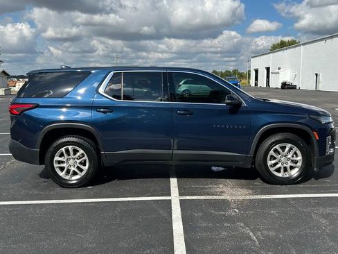 Used 2022 Chevrolet Traverse LS image 8