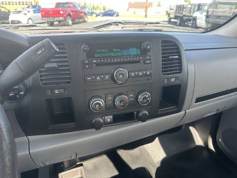 Used 2011 Chevrolet Silverado 1500 W/T w/ LS Package AWD/4WD image 12